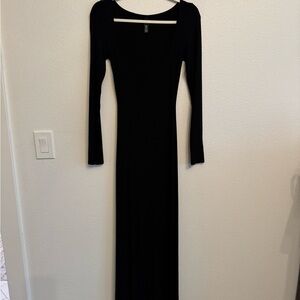 Skims long sleeve maxi dress